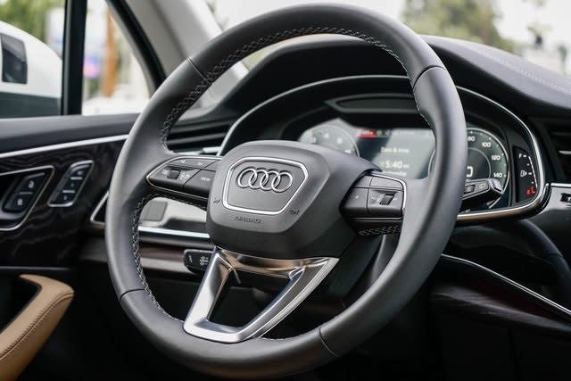 2025 Audi Q7 Premium Plus 12