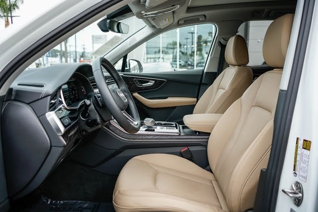 2025 Audi Q7 Premium Plus 10