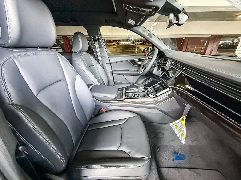 Thumbnail: 2026 Audi Q7 - 10