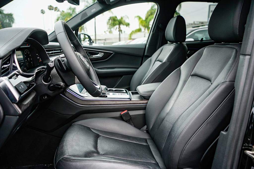 Thumbnail: 2023 Audi Q7 - 10