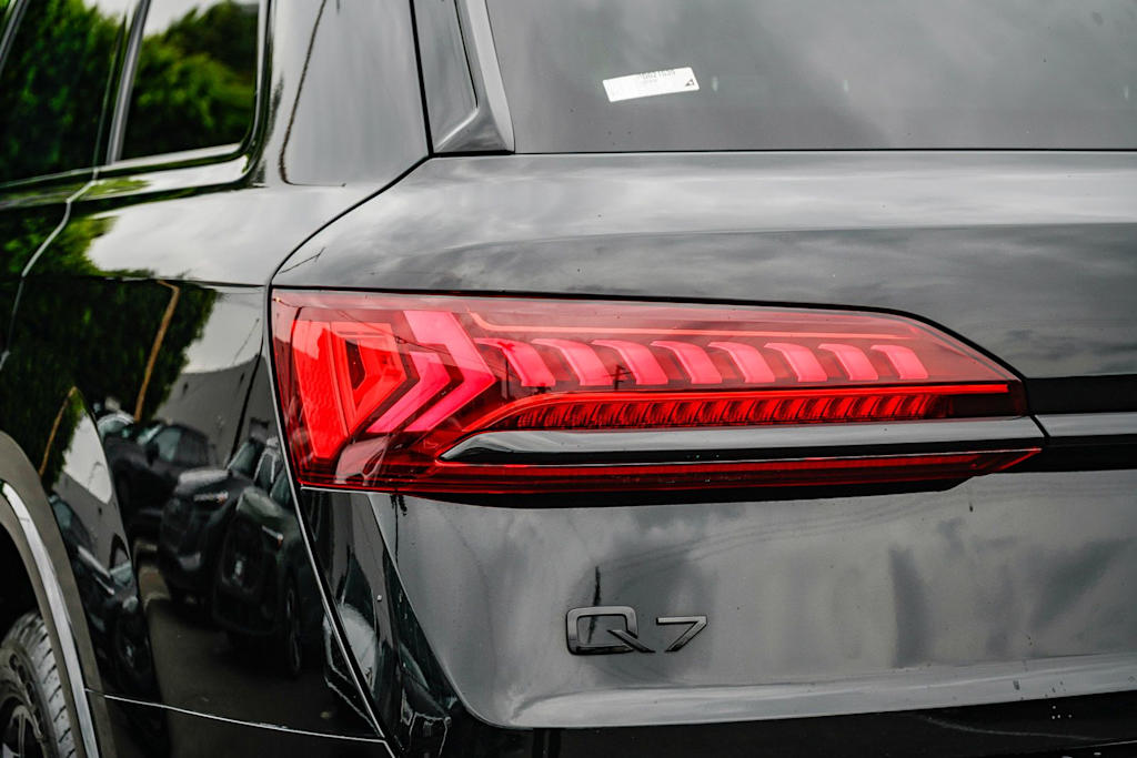 Thumbnail: 2023 Audi Q7 - 21