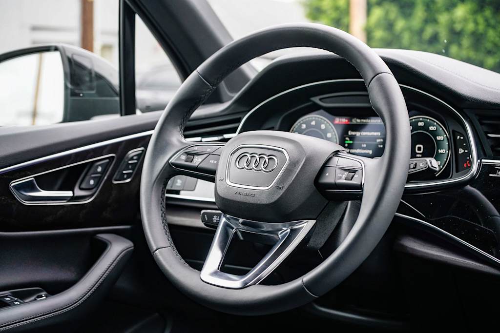 Thumbnail: 2023 Audi Q7 - 12