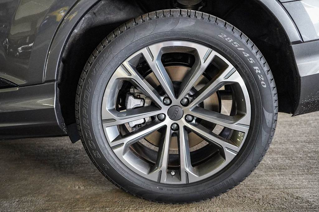 Thumbnail: 2026 Audi Q7 - 6