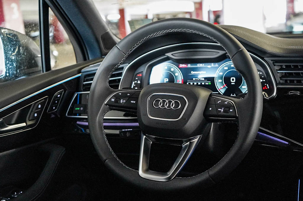 Thumbnail: 2026 Audi Q7 - 12
