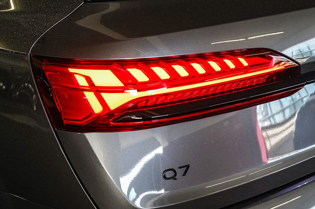Thumbnail: 2026 Audi Q7 - 5