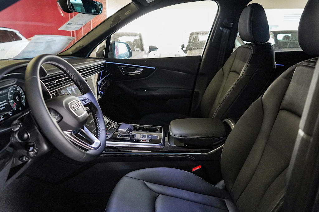 Thumbnail: 2026 Audi Q7 - 10