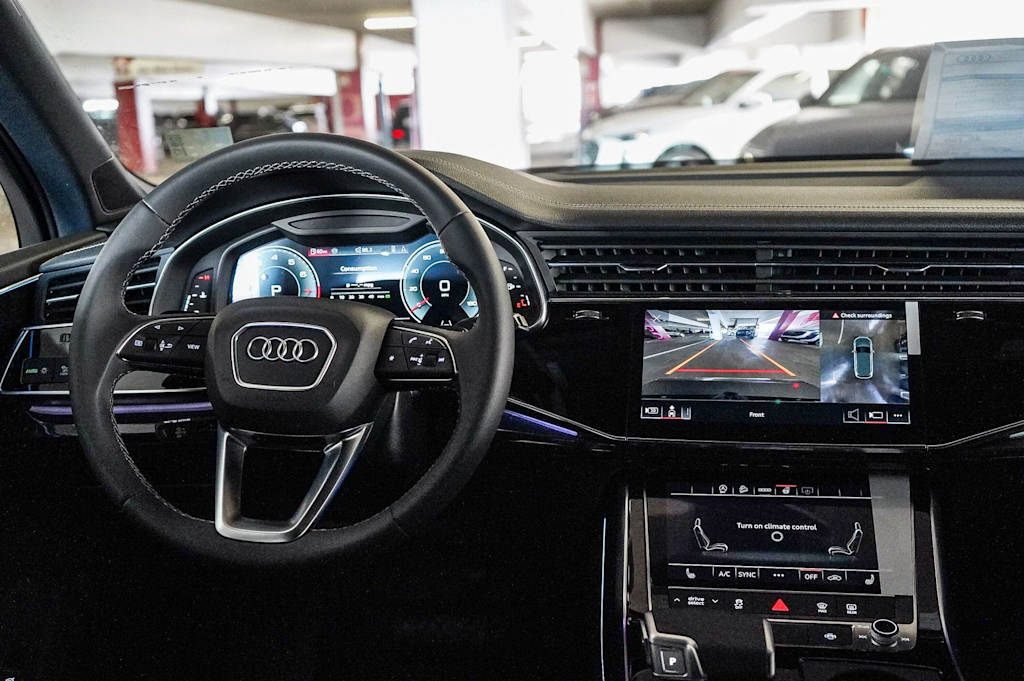 Thumbnail: 2026 Audi Q7 - 8