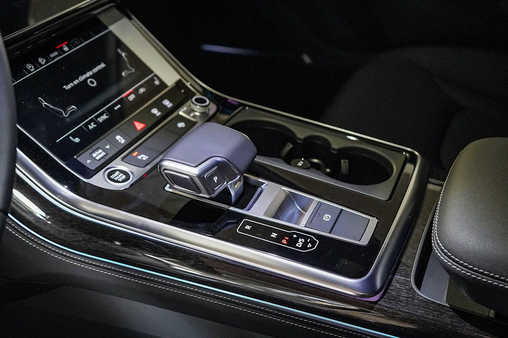 Thumbnail: 2026 Audi Q7 - 14