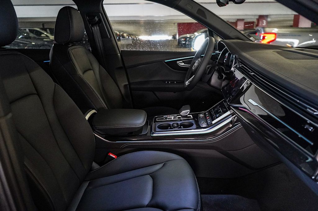 Thumbnail: 2026 Audi Q7 - 9