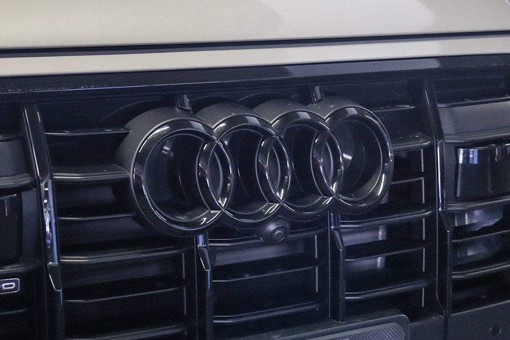 Thumbnail: 2023 Audi Q7 - 11