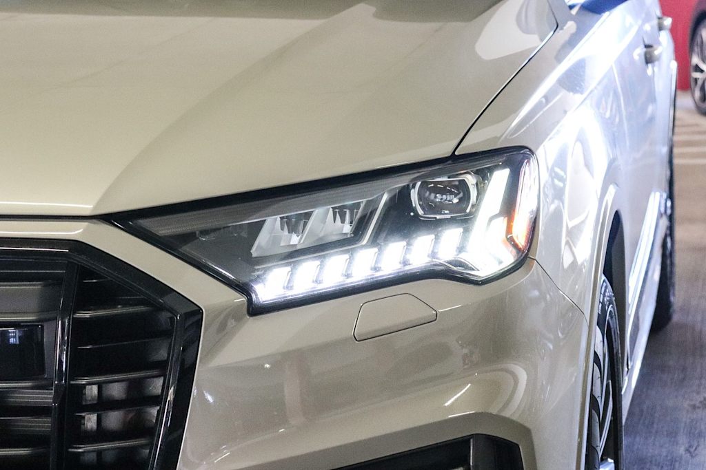 Thumbnail: 2023 Audi Q7 - 10