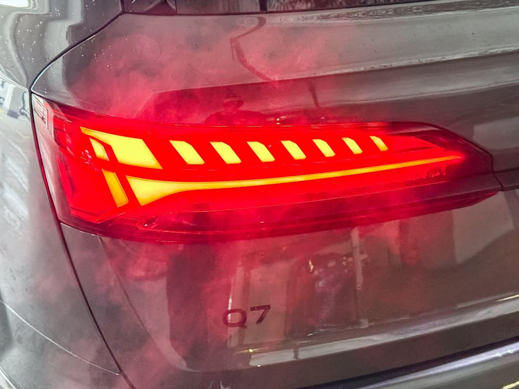 Thumbnail: 2026 Audi Q7 - 6