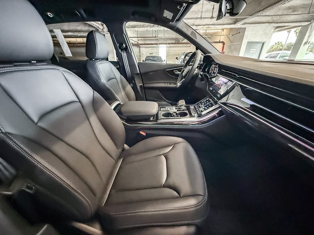 Thumbnail: 2026 Audi Q7 - 10
