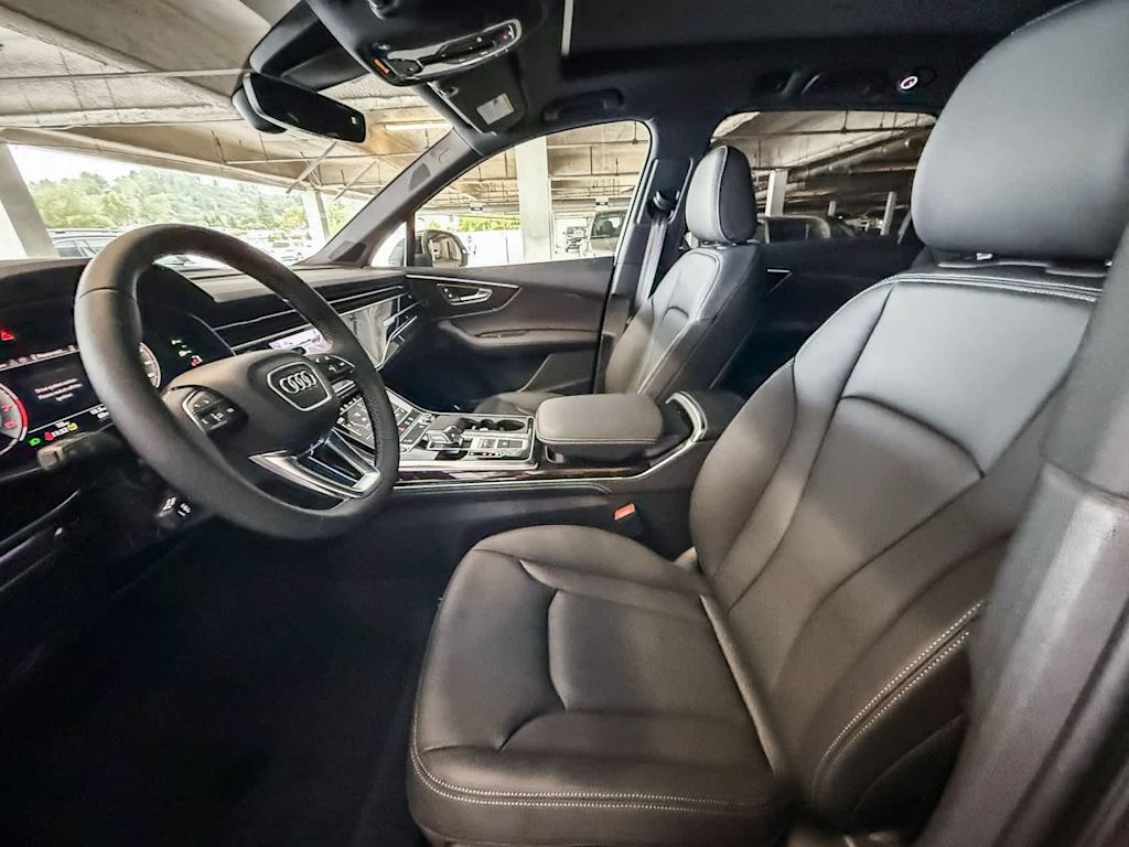 Thumbnail: 2026 Audi Q7 - 11