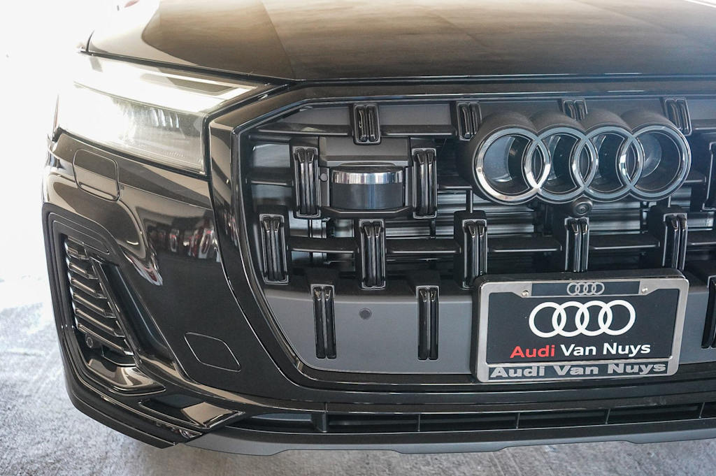 Thumbnail: 2026 Audi Q7 - 6