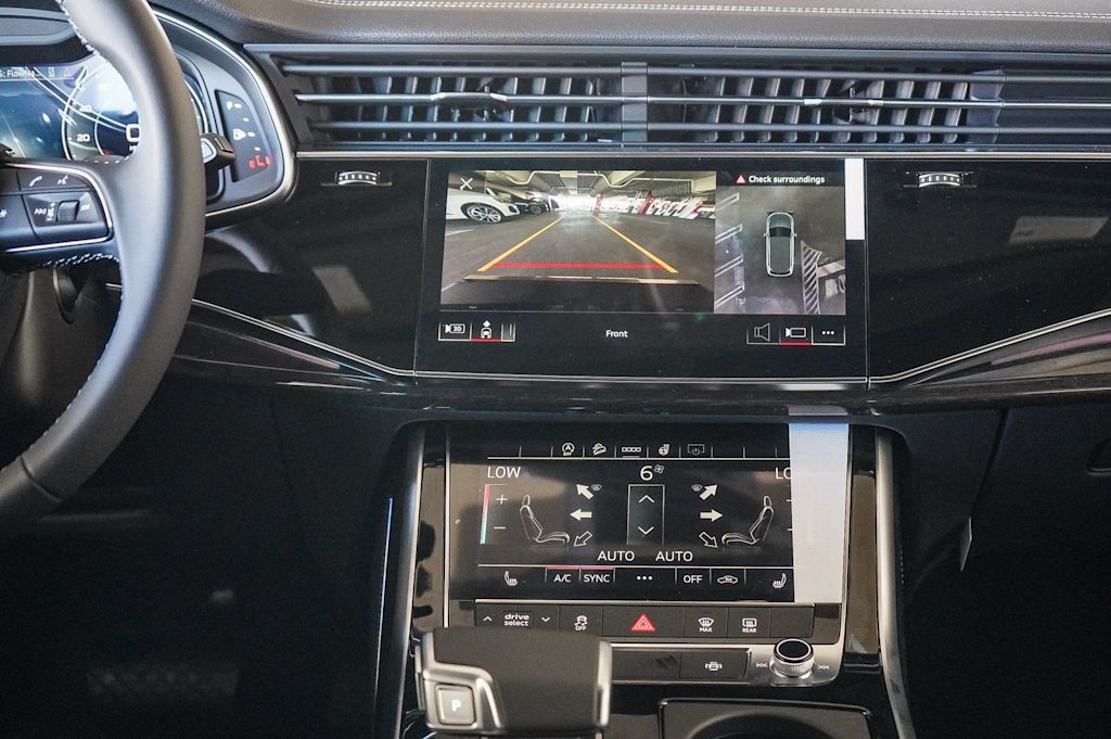 Thumbnail: 2026 Audi Q7 - 14