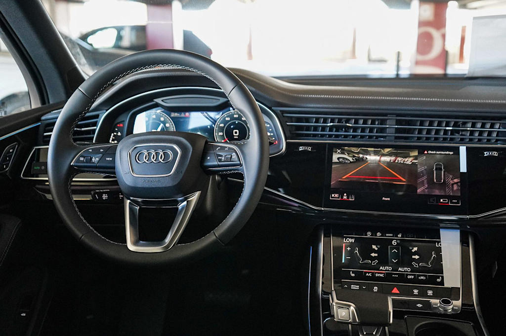 Thumbnail: 2026 Audi Q7 - 9