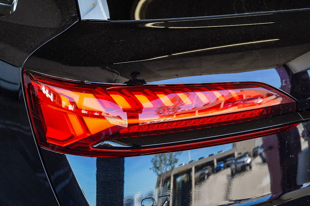 Thumbnail: 2026 Audi Q7 - 20