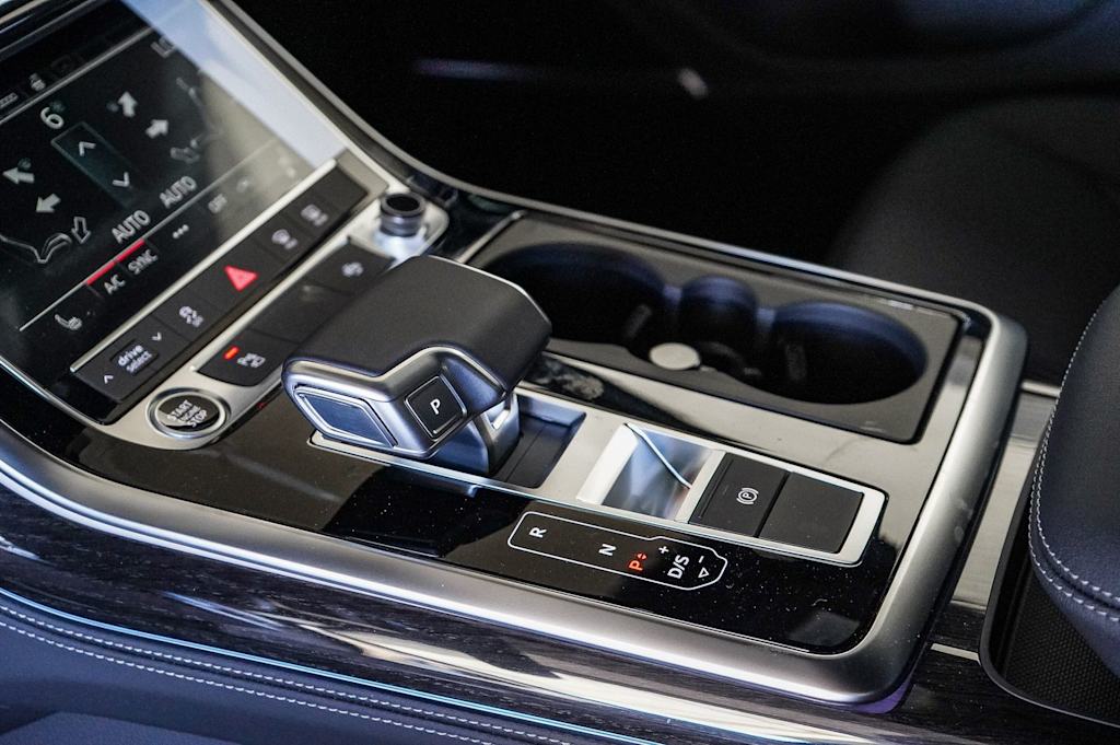 Thumbnail: 2026 Audi Q7 - 15