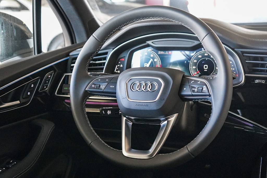 Thumbnail: 2026 Audi Q7 - 13