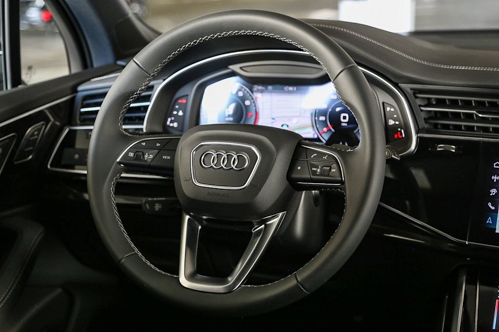 Thumbnail: 2026 Audi Q7 - 12