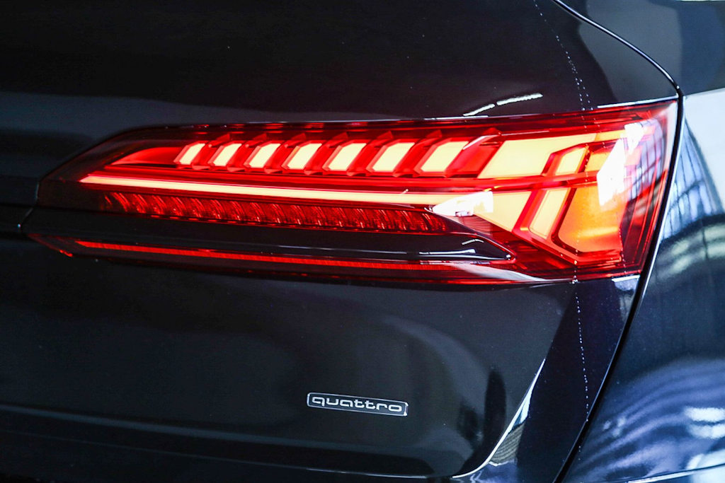 Thumbnail: 2026 Audi Q7 - 19
