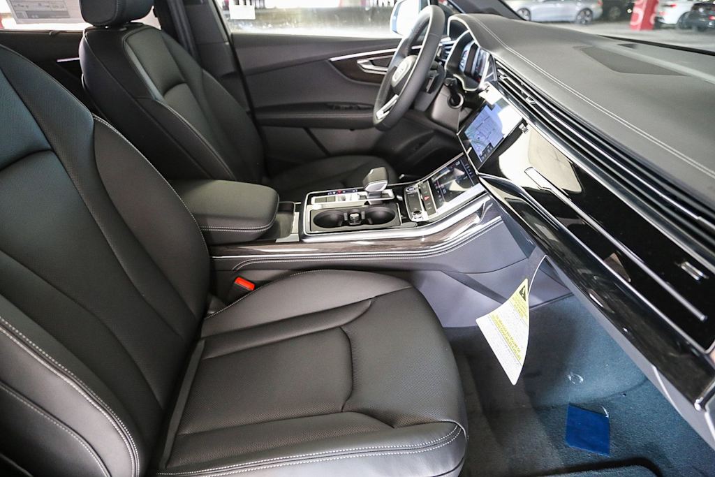 Thumbnail: 2026 Audi Q7 - 9