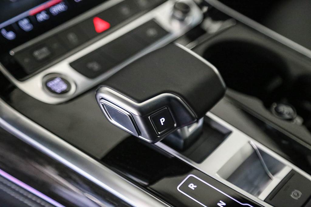 Thumbnail: 2026 Audi Q7 - 14
