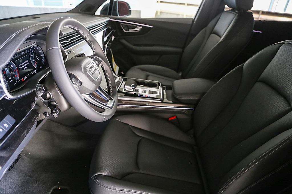 Thumbnail: 2026 Audi Q7 - 10