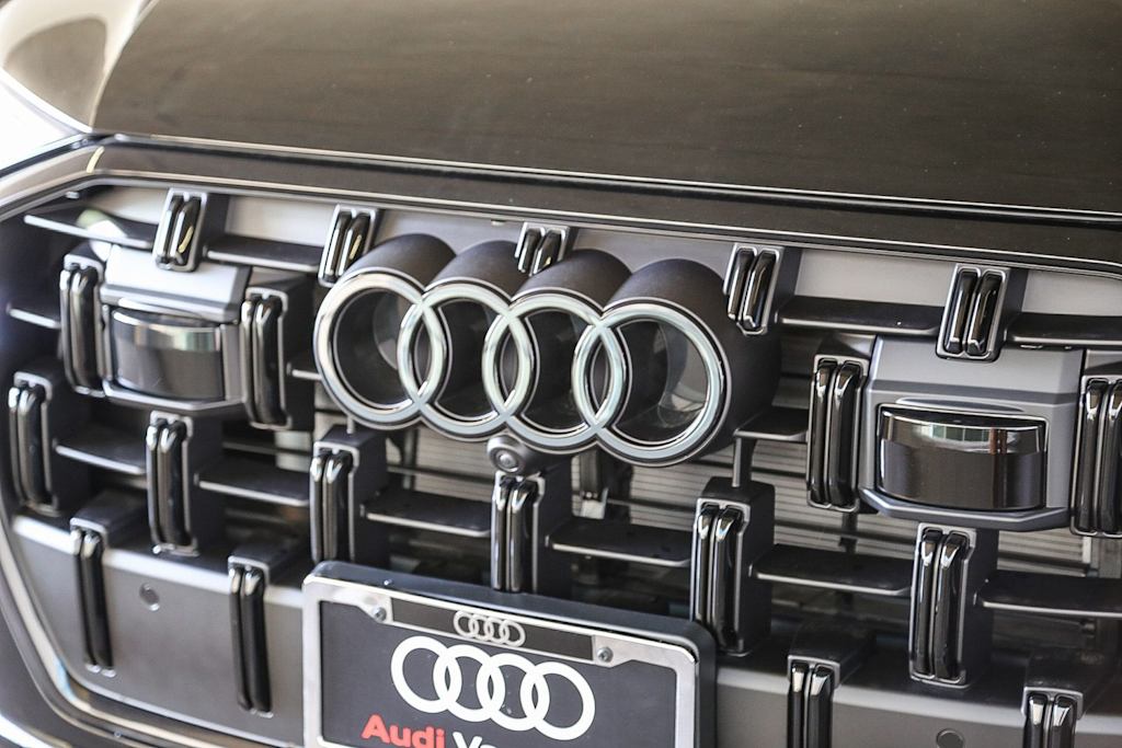Thumbnail: 2026 Audi Q7 - 7