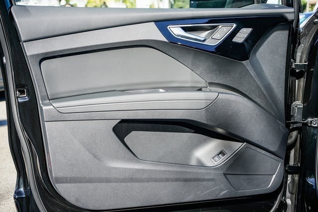 2024 Audi Q4 e-tron Premium Plus 25
