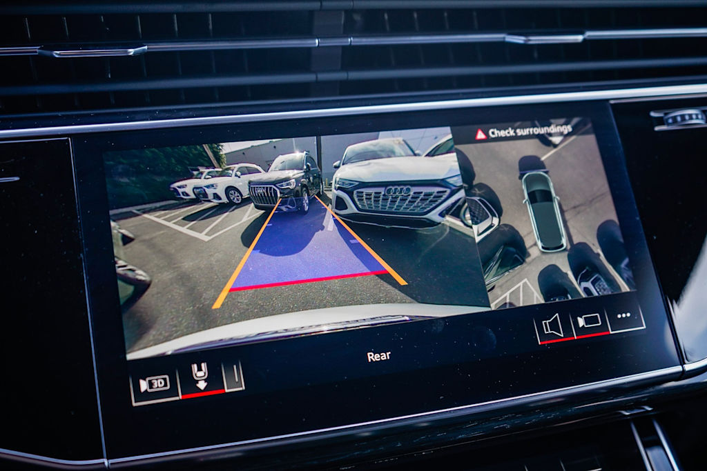 Thumbnail: 2025 Audi Q7 - 26