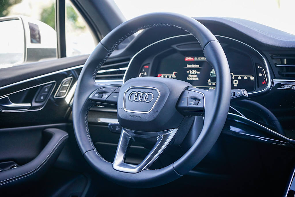 Thumbnail: 2025 Audi Q7 - 12