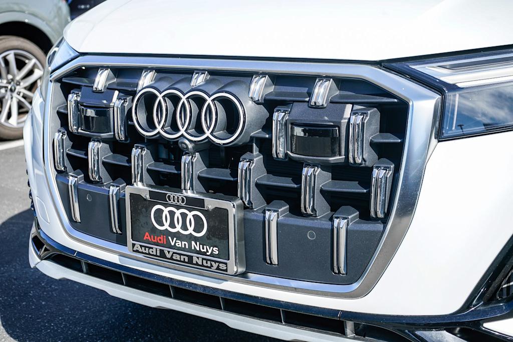 Thumbnail: 2025 Audi Q7 - 6