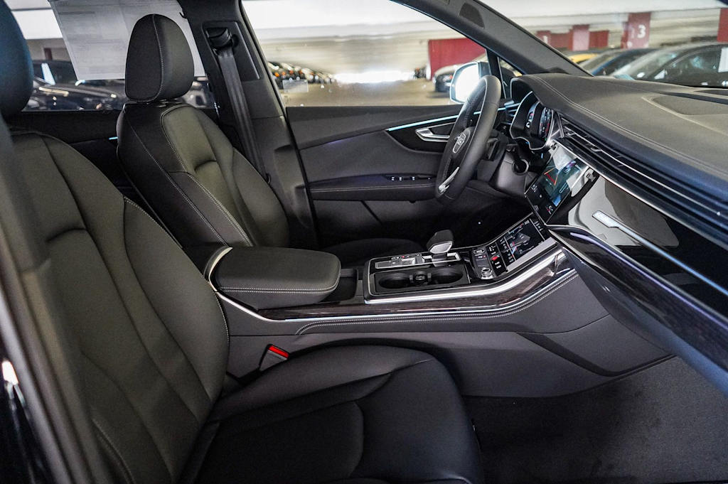Thumbnail: 2026 Audi Q7 - 10
