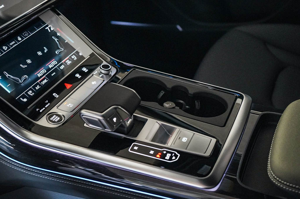 Thumbnail: 2026 Audi Q7 - 15