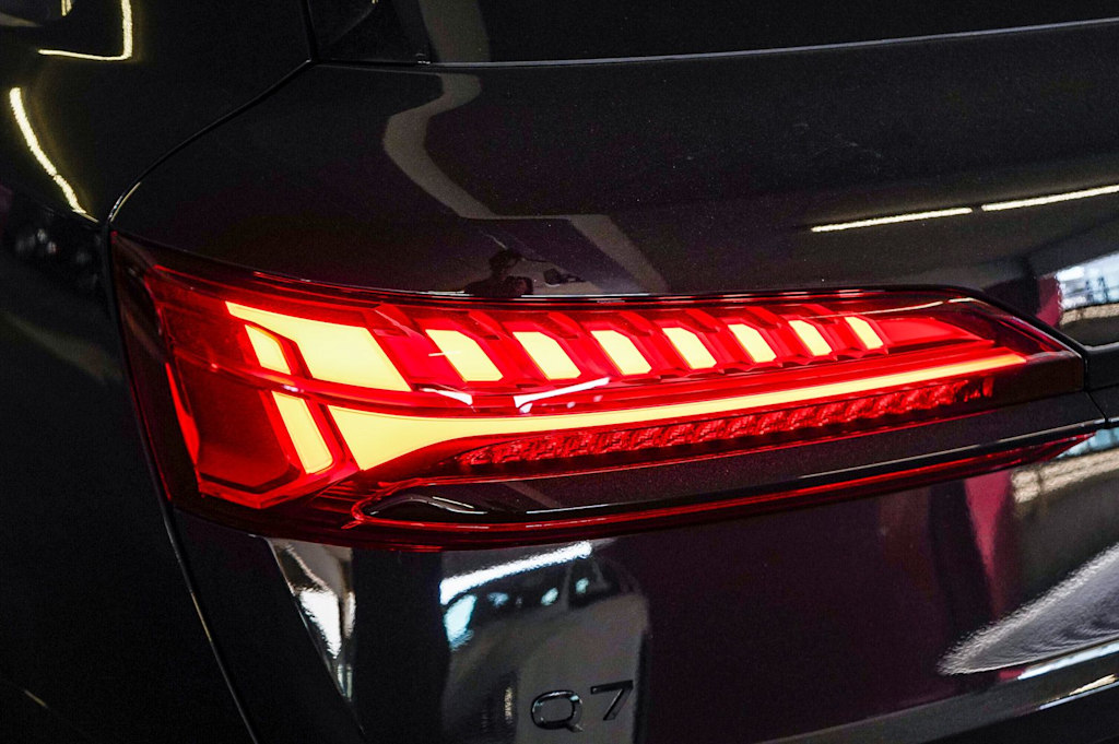 Thumbnail: 2026 Audi Q7 - 6