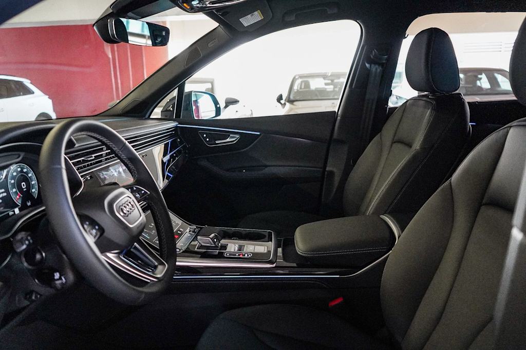 Thumbnail: 2026 Audi Q7 - 11