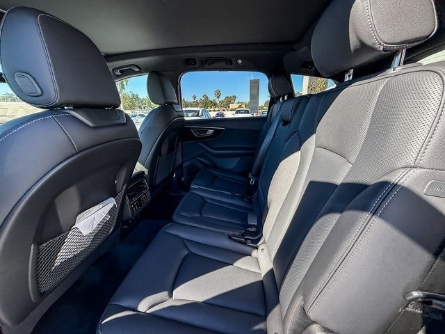 Thumbnail: 2025 Audi Q7 - 12