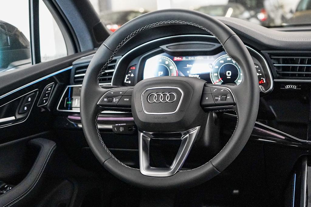 Thumbnail: 2026 Audi Q7 - 13