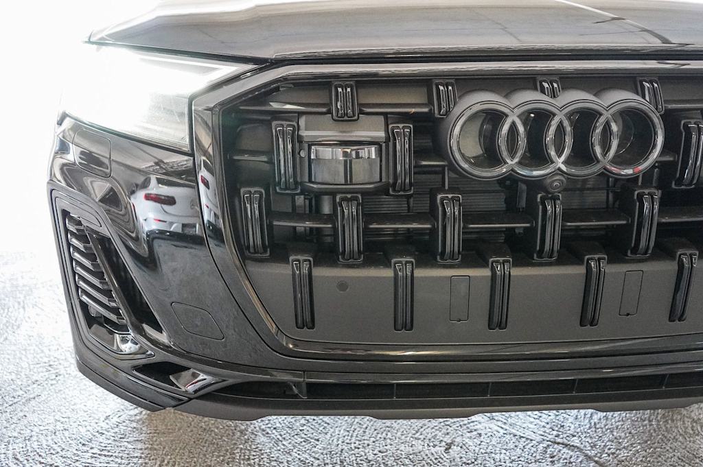 Thumbnail: 2026 Audi Q7 - 6