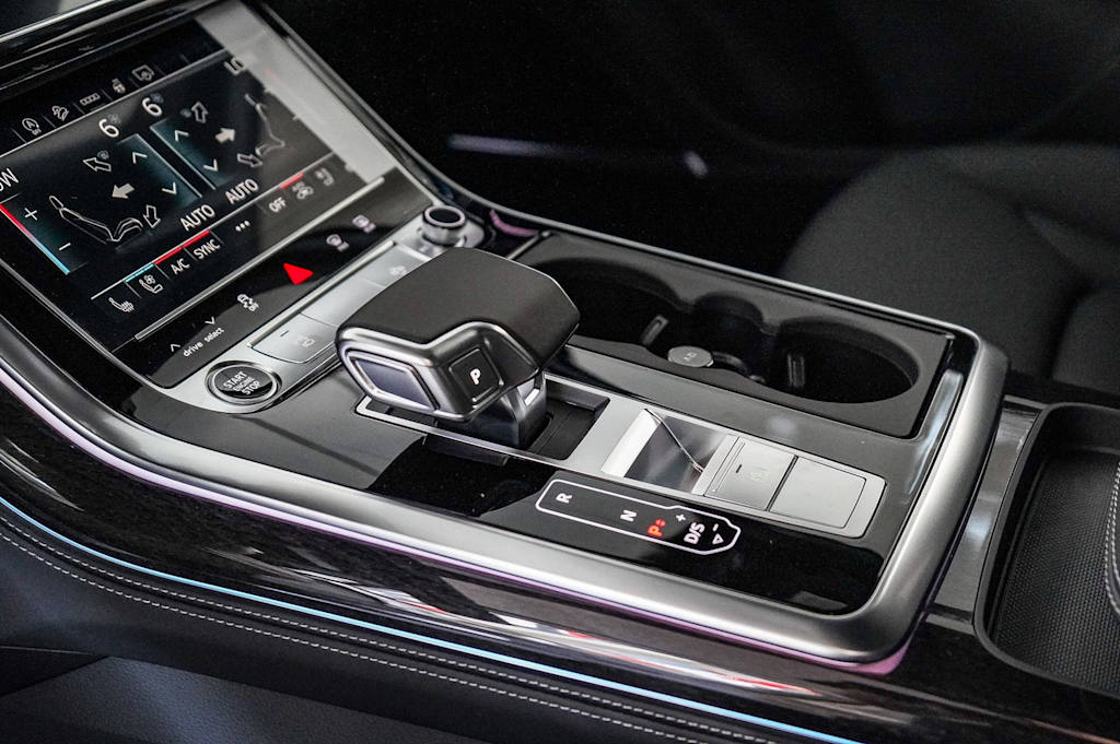 Thumbnail: 2026 Audi Q7 - 15