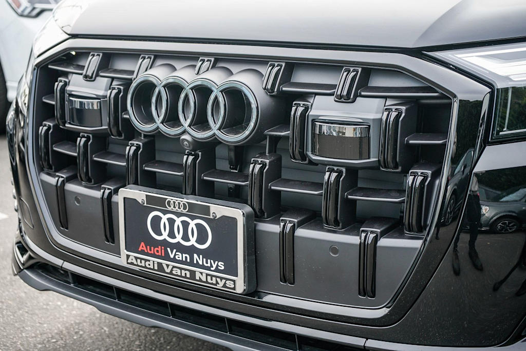 Thumbnail: 2026 Audi Q7 - 21