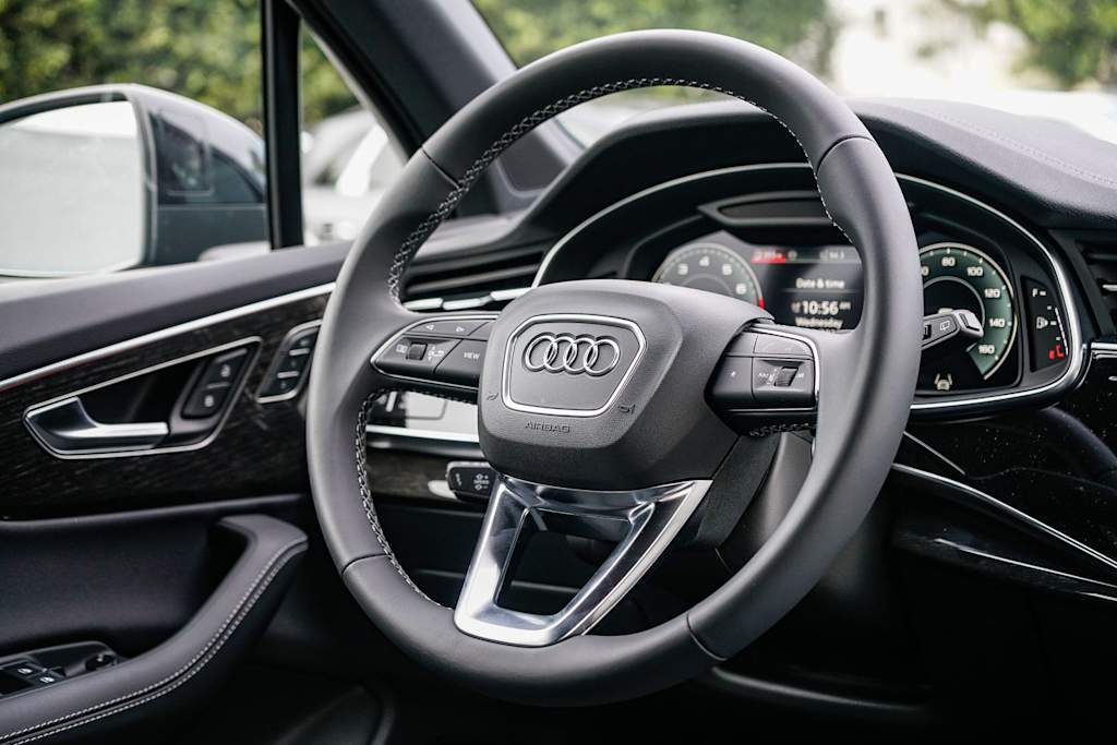 Thumbnail: 2026 Audi Q7 - 13