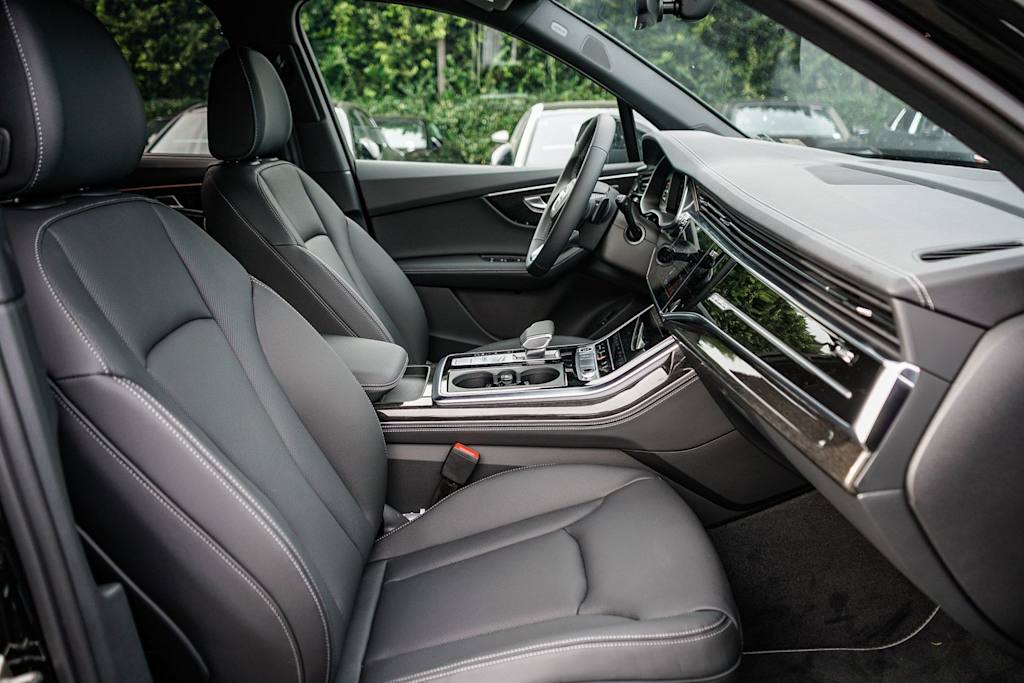 Thumbnail: 2026 Audi Q7 - 10