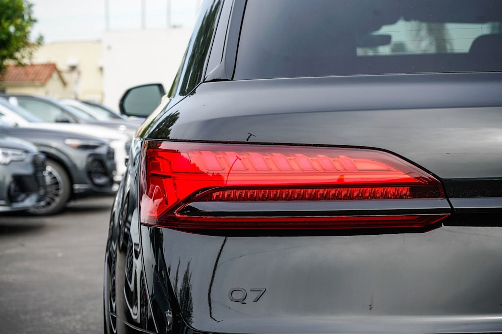 Thumbnail: 2026 Audi Q7 - 22
