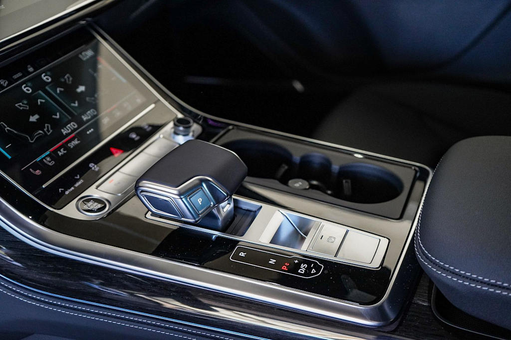 Thumbnail: 2026 Audi Q7 - 13