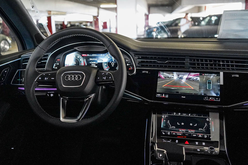 Thumbnail: 2026 Audi Q7 - 9