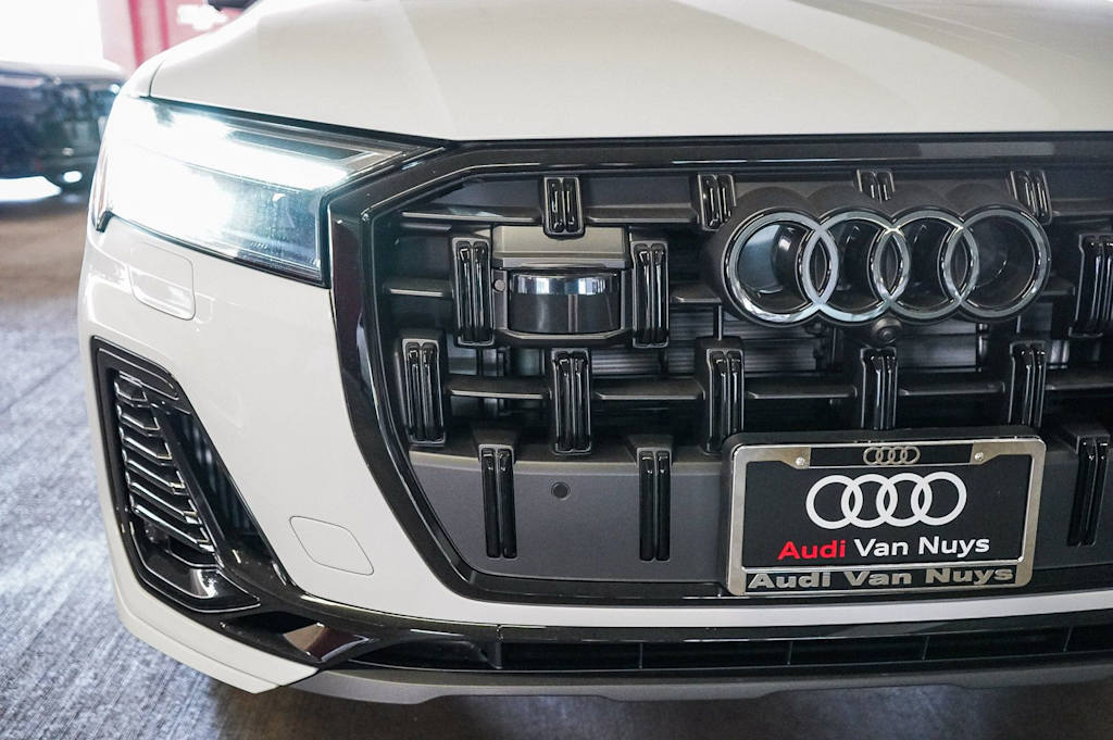 Thumbnail: 2026 Audi Q7 - 6