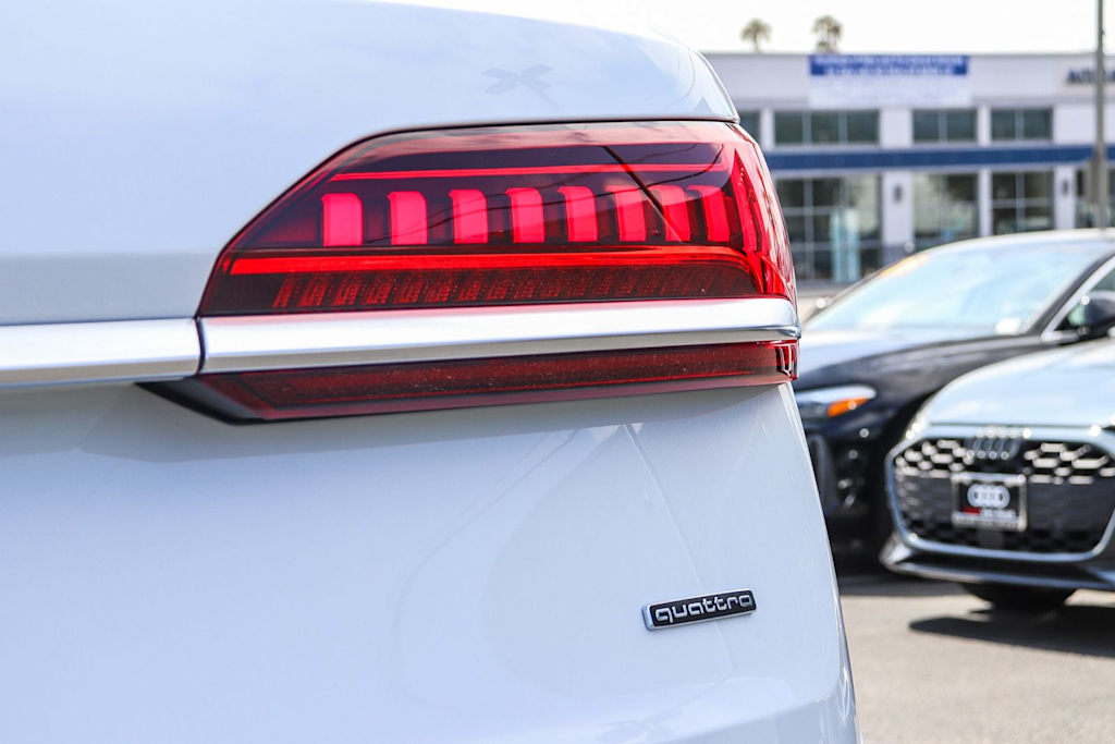 Thumbnail: 2023 Audi Q7 - 22